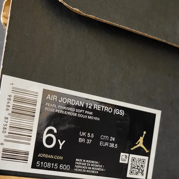 Jordan Kids Sneakers in White and Light Pink - Picture 3 of 13